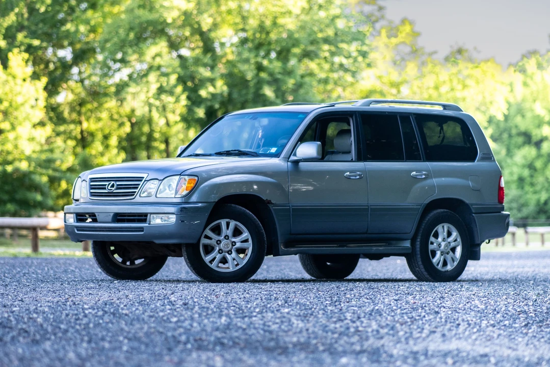 2005 Lexus LX 2nd Gen - Image 7 of 31