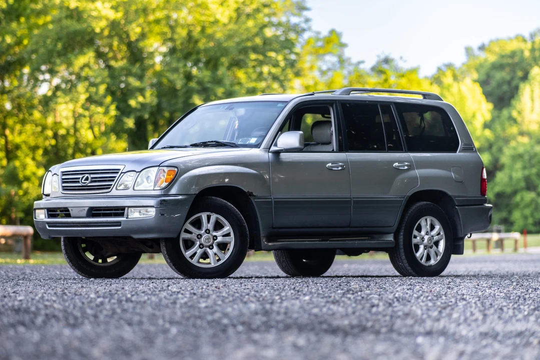 2005 Lexus LX 2nd Gen - Image 8 of 31