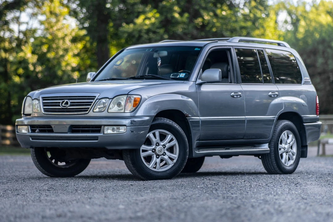 2005 Lexus LX 2nd Gen - Image 5 of 31