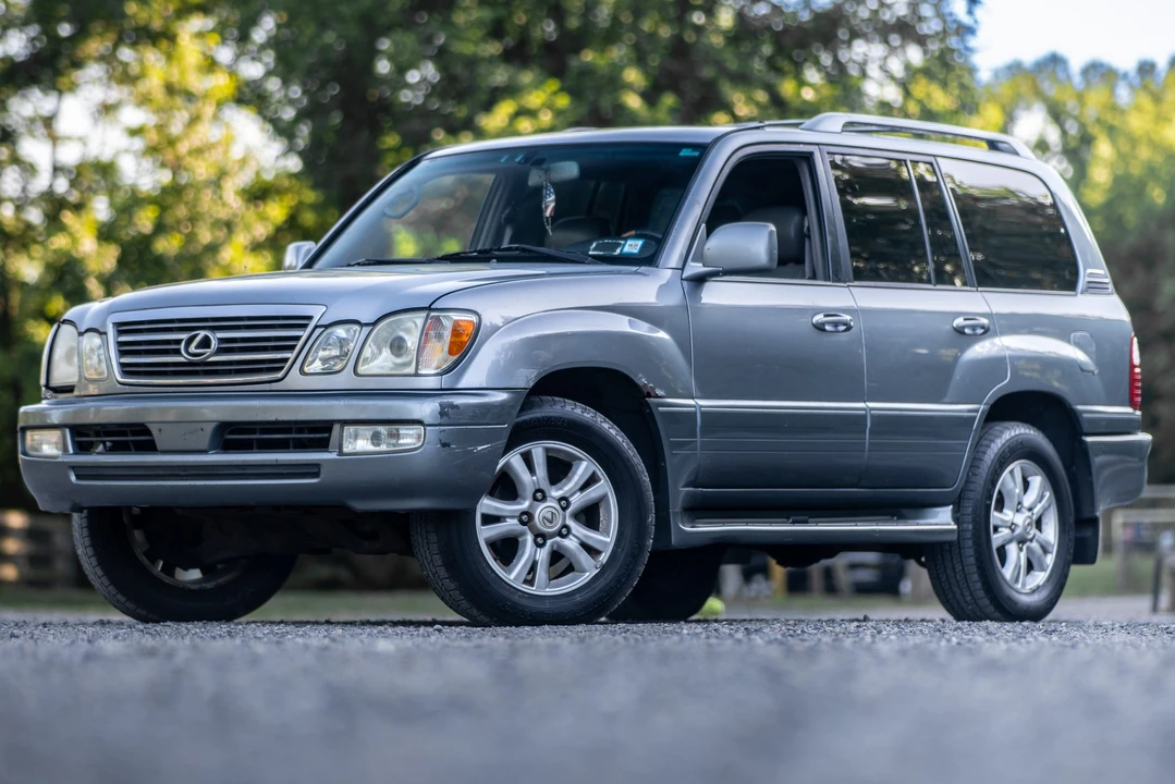 2005 Lexus LX 2nd Gen - Image 6 of 31