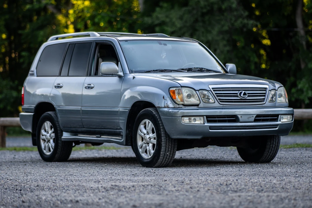 2005 Lexus LX 2nd Gen - Image 28 of 31