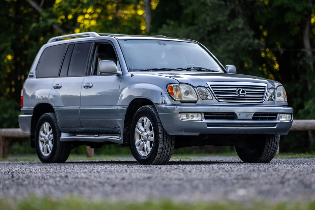 2005 Lexus LX 2nd Gen - Image 27 of 31
