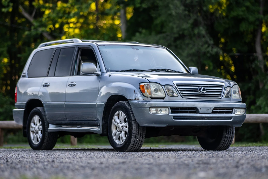 2005 Lexus LX 2nd Gen - Image 29 of 31