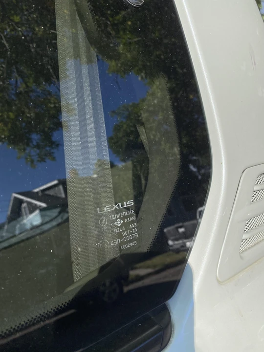 2005 Lexus LX 2nd Gen - Image 25 of 31