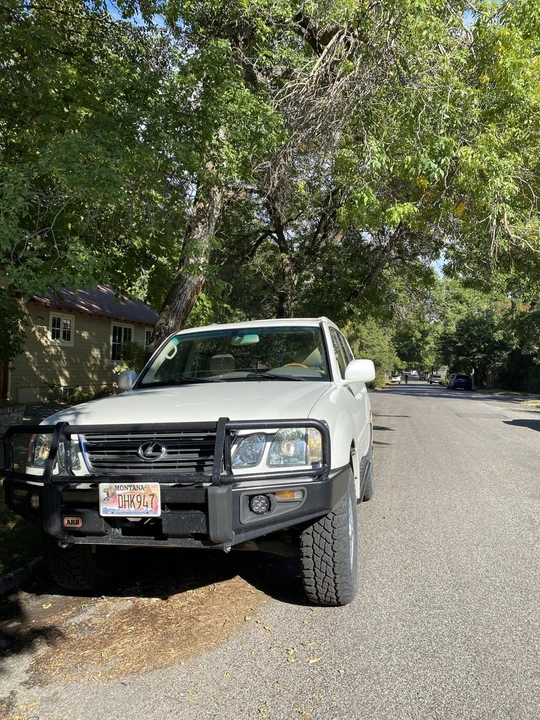 2005 Lexus LX 2nd Gen - Image 12 of 31