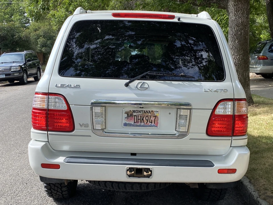 2005 Lexus LX 2nd Gen - Image 6 of 31