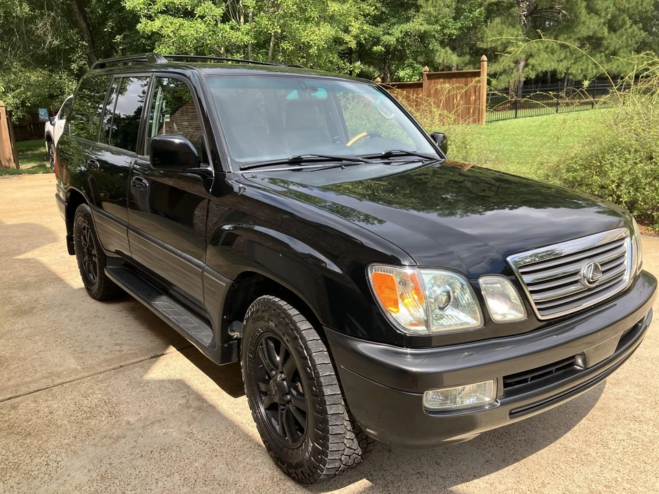 2005 Lexus LX 2nd Gen - Image 12 of 31