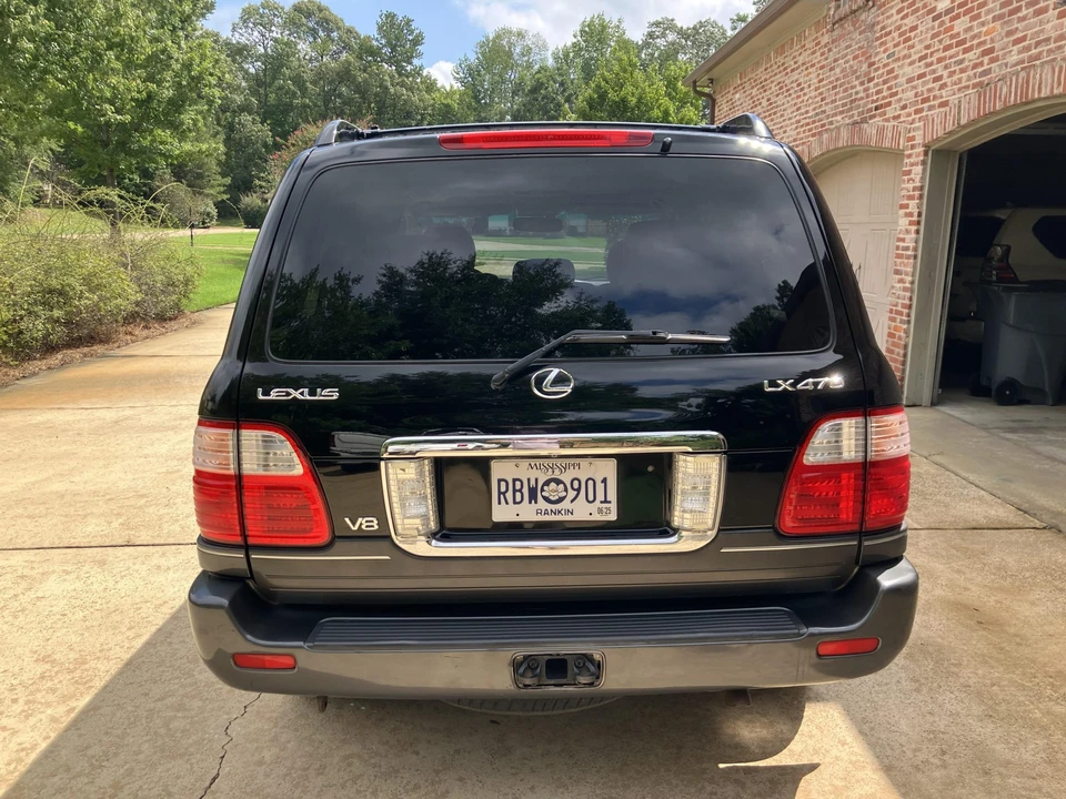 2005 Lexus LX 2nd Gen - Image 7 of 31