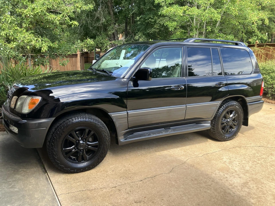 2005 Lexus LX 2nd Gen - Image 4 of 31