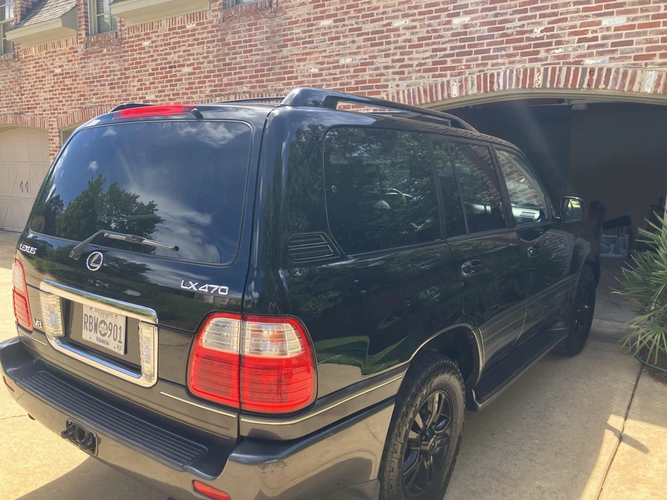 2005 Lexus LX 2nd Gen - Image 8 of 31