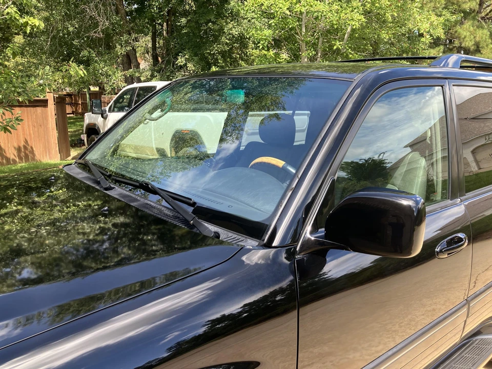 2005 Lexus LX 2nd Gen - Image 19 of 31