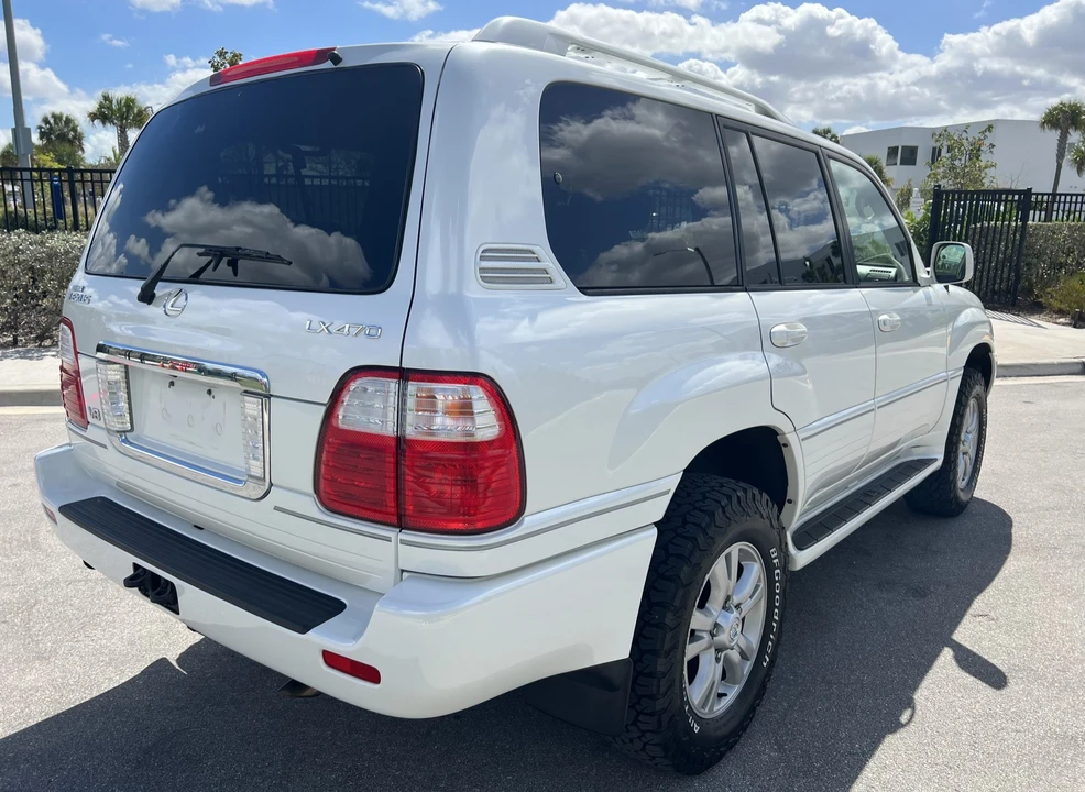 2005 Lexus LX 2nd Gen - Image 9 of 31