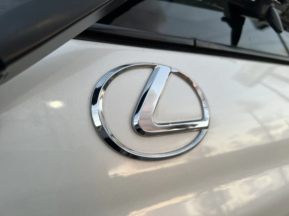 2005 Lexus LX 2nd Gen - Image 31 of 31