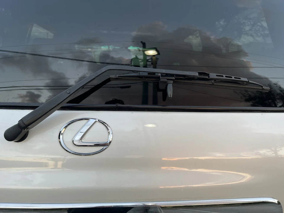 2005 Lexus LX 2nd Gen - Image 30 of 31