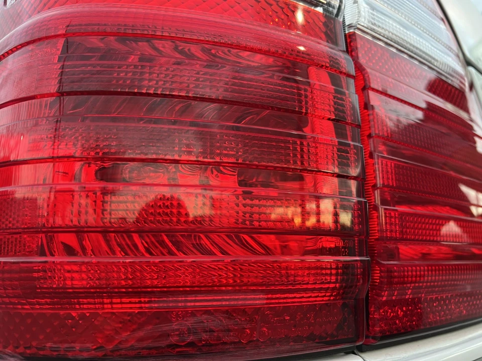 2005 Lexus LX 2nd Gen - Image 24 of 31