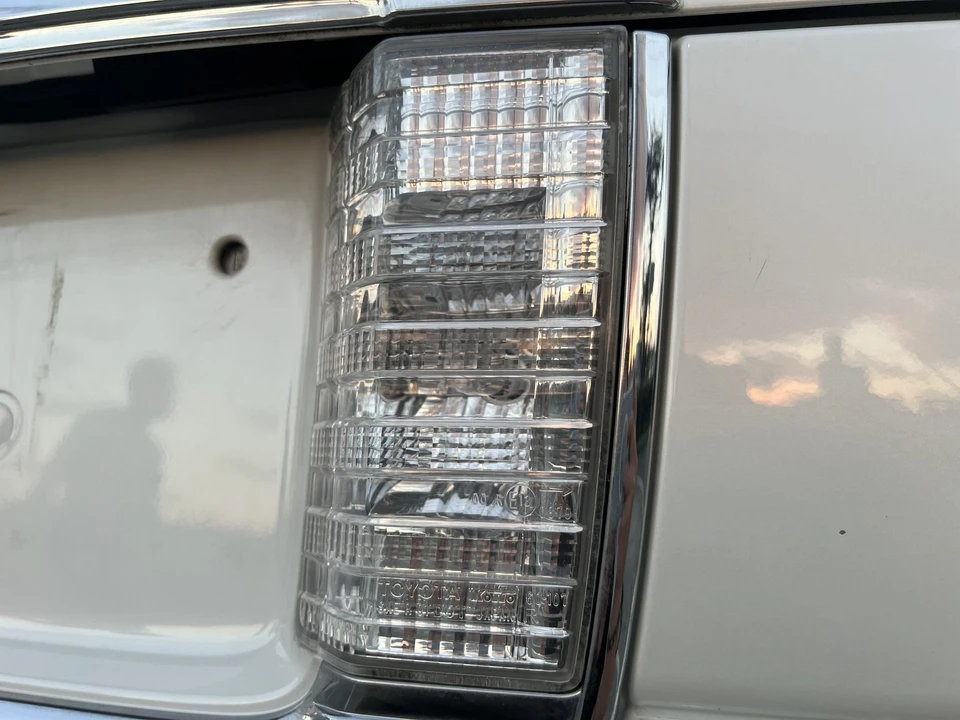 2005 Lexus LX 2nd Gen - Image 26 of 31