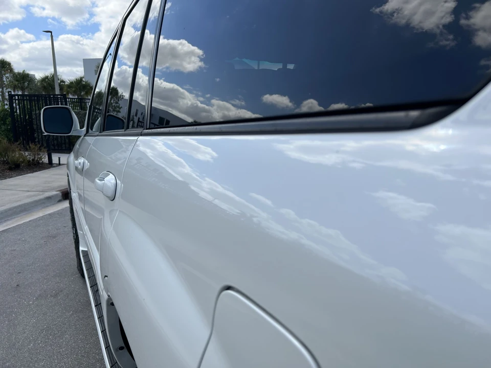 2005 Lexus LX 2nd Gen - Image 19 of 31