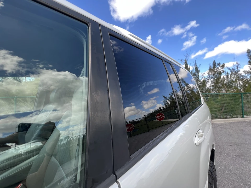 2005 Lexus LX 2nd Gen - Image 14 of 31