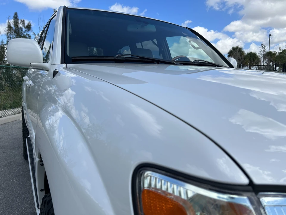 2005 Lexus LX 2nd Gen - Image 18 of 31