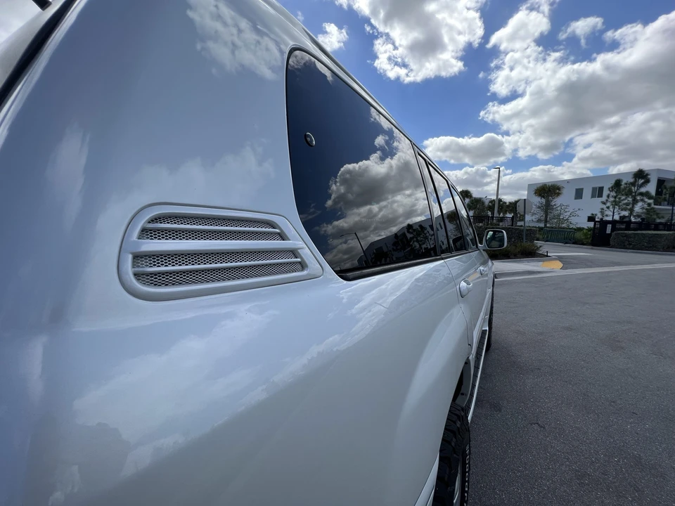 2005 Lexus LX 2nd Gen - Image 15 of 31