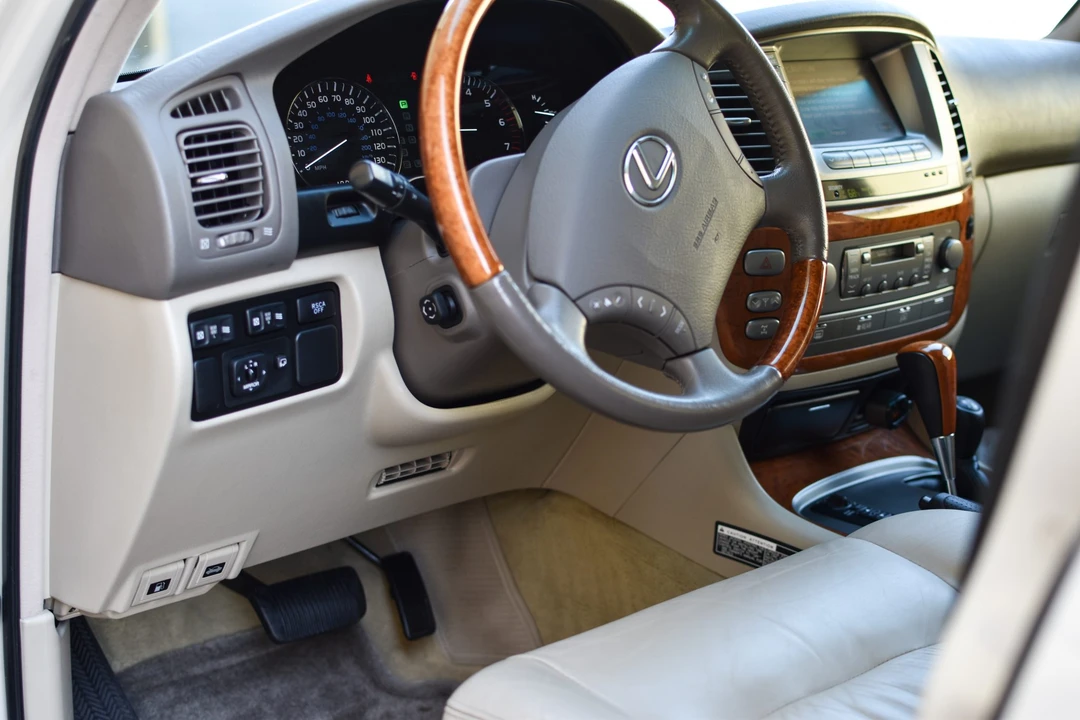 2005 Lexus LX 2nd Gen - Image 31 of 31