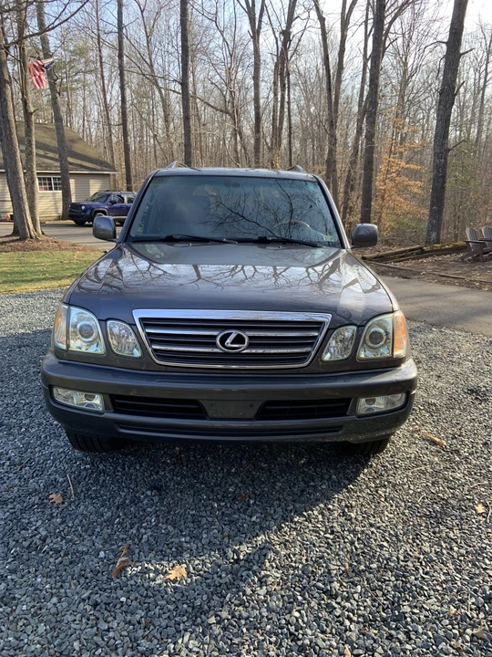 2005 Lexus LX 2nd Gen - Image 4 of 31