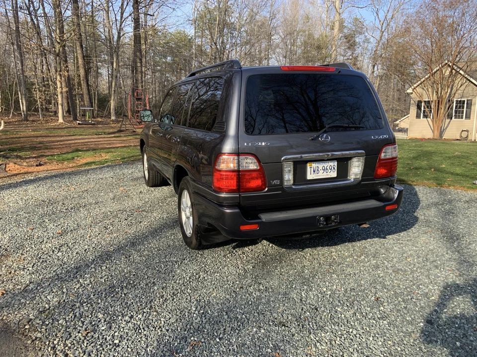 2005 Lexus LX 2nd Gen - Image 15 of 31