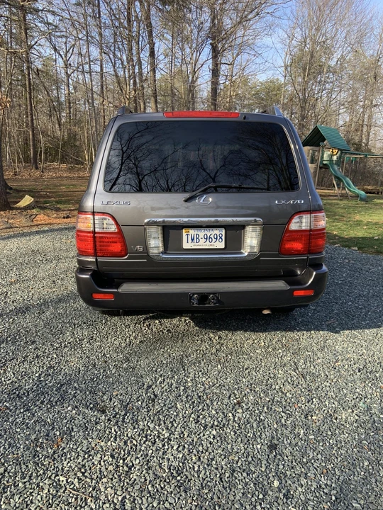 2005 Lexus LX 2nd Gen - Image 14 of 31