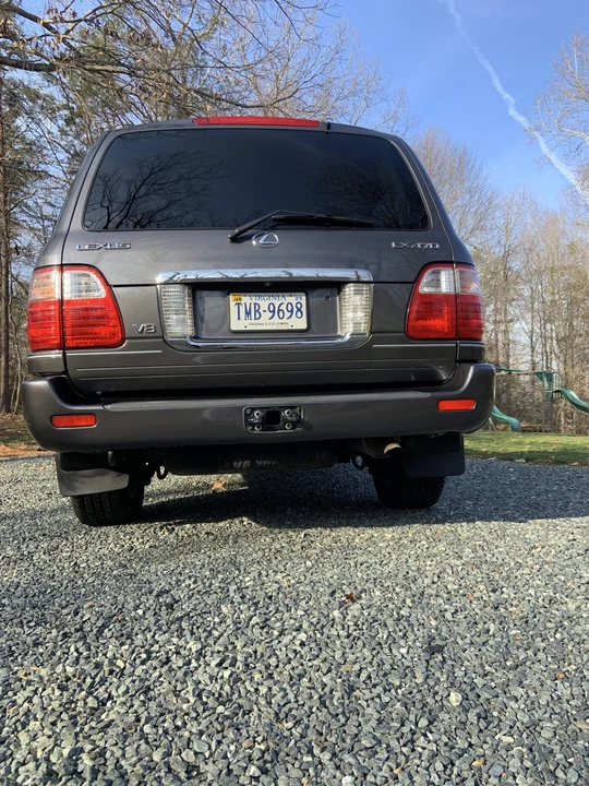 2005 Lexus LX 2nd Gen - Image 12 of 31