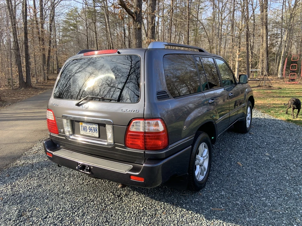 2005 Lexus LX 2nd Gen - Image 11 of 31
