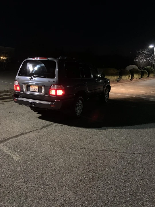 2005 Lexus LX 2nd Gen - Image 24 of 31