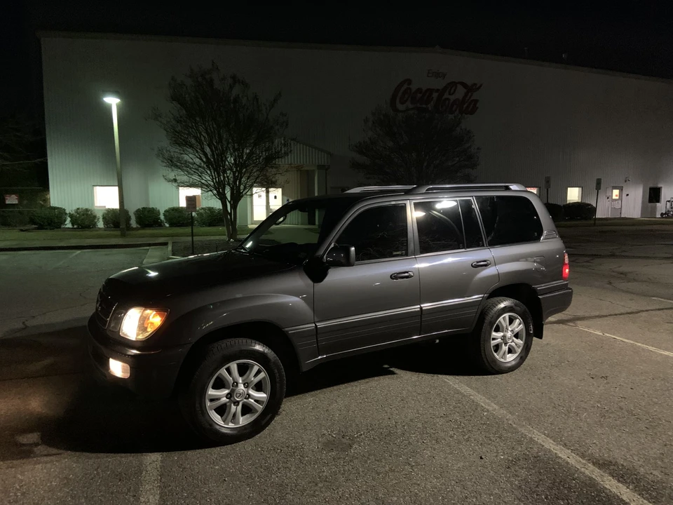 2005 Lexus LX 2nd Gen - Image 20 of 31