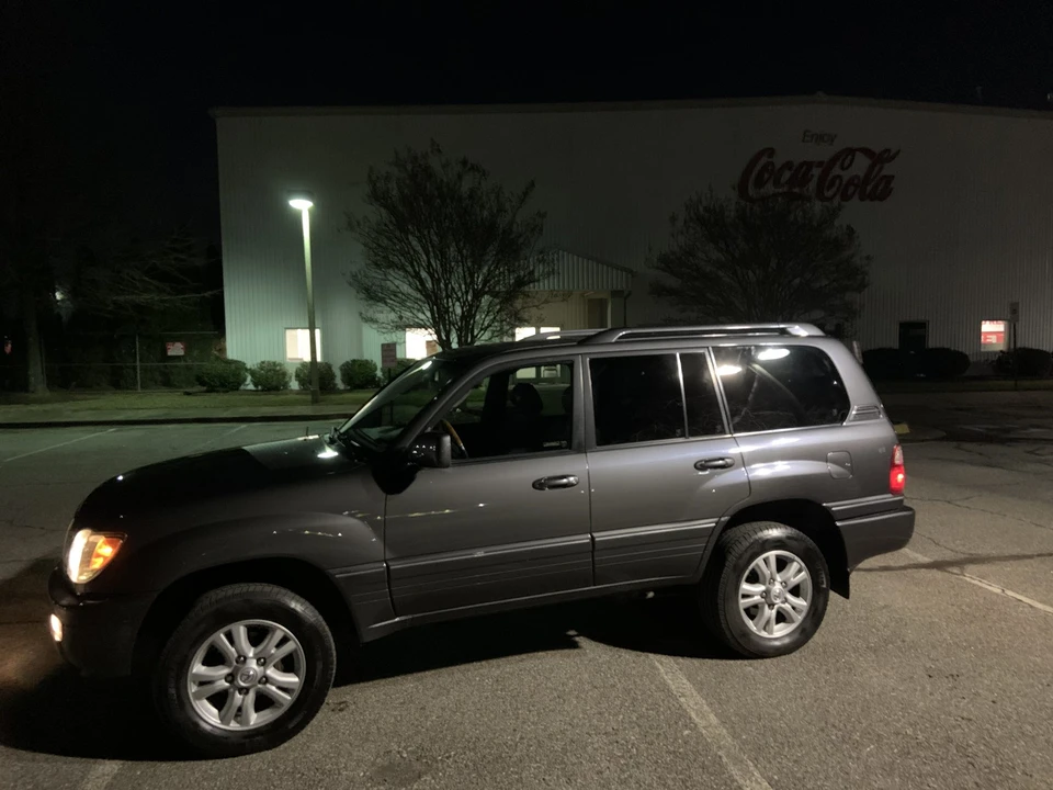 2005 Lexus LX 2nd Gen - Image 30 of 31