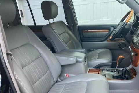 2005 Lexus LX 2nd Gen - Image 20 of 31