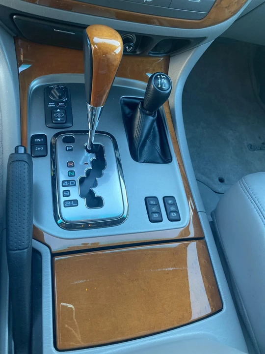 2005 Lexus LX 2nd Gen - Image 30 of 31