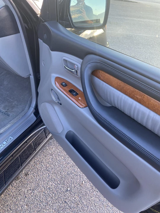2005 Lexus LX 2nd Gen - Image 23 of 31