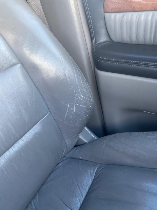 2005 Lexus LX 2nd Gen - Image 17 of 31