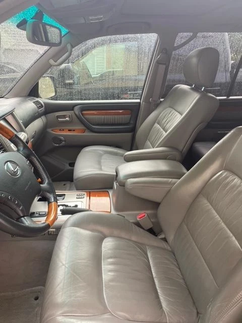 2005 Lexus LX 2nd Gen - Image 15 of 31