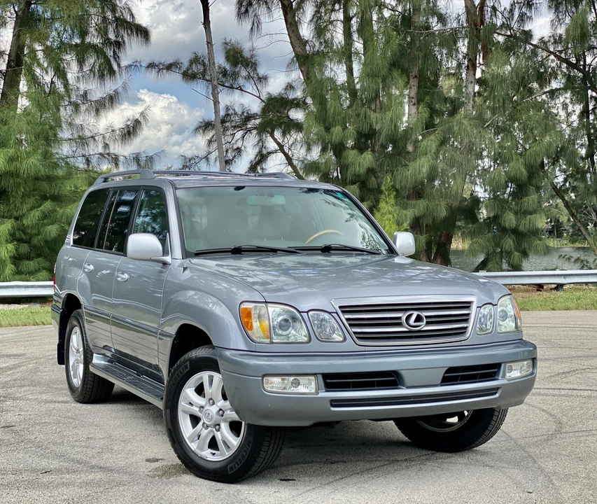2005 Lexus LX 2nd Gen - Image 22 of 31