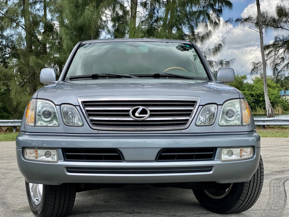 2005 Lexus LX 2nd Gen - Image 24 of 31