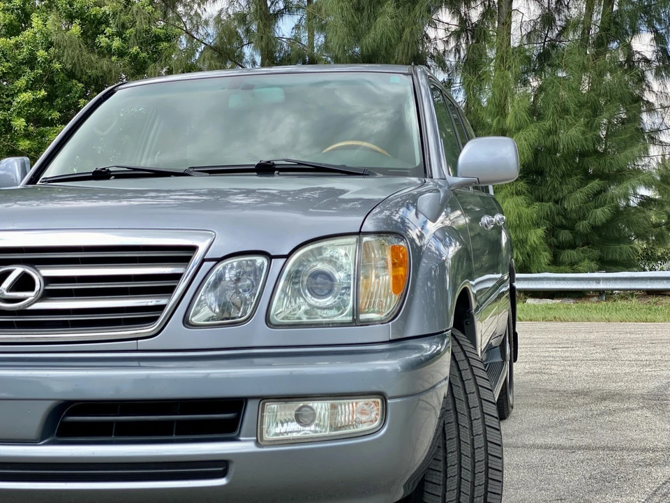 2005 Lexus LX 2nd Gen - Image 29 of 31