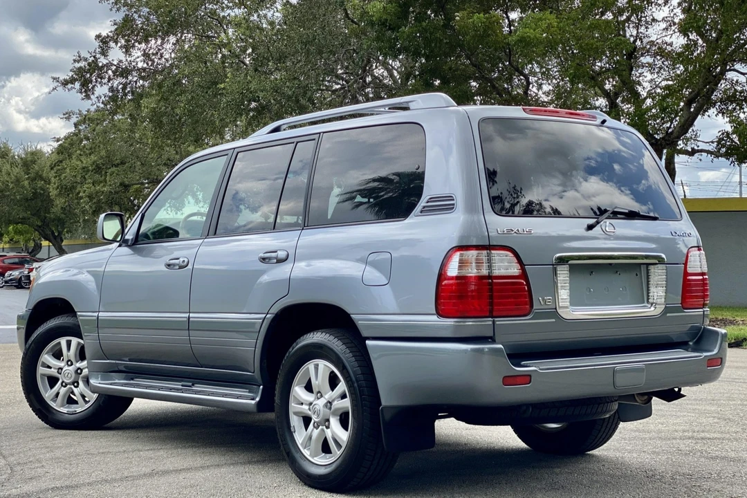 2005 Lexus LX 2nd Gen - Image 7 of 31