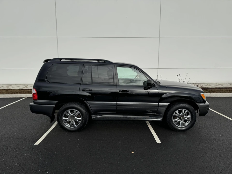 2005 Lexus LX 2nd Gen - Image 19 of 31