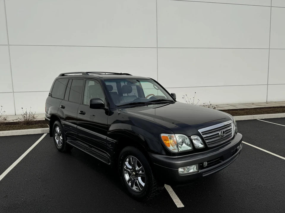 2005 Lexus LX 2nd Gen - Image 21 of 31