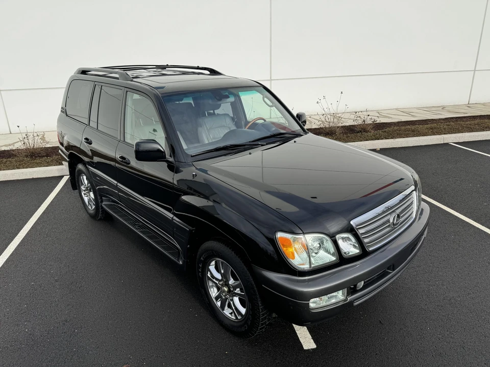2005 Lexus LX 2nd Gen - Image 22 of 31