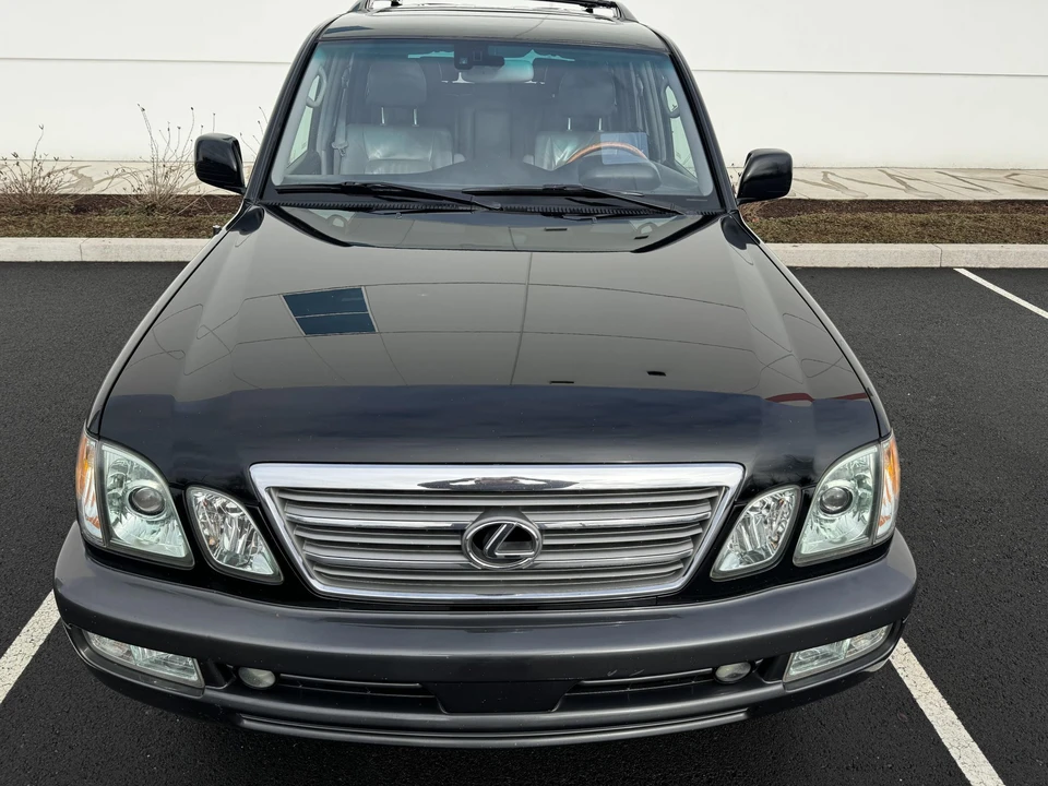 2005 Lexus LX 2nd Gen - Image 24 of 31