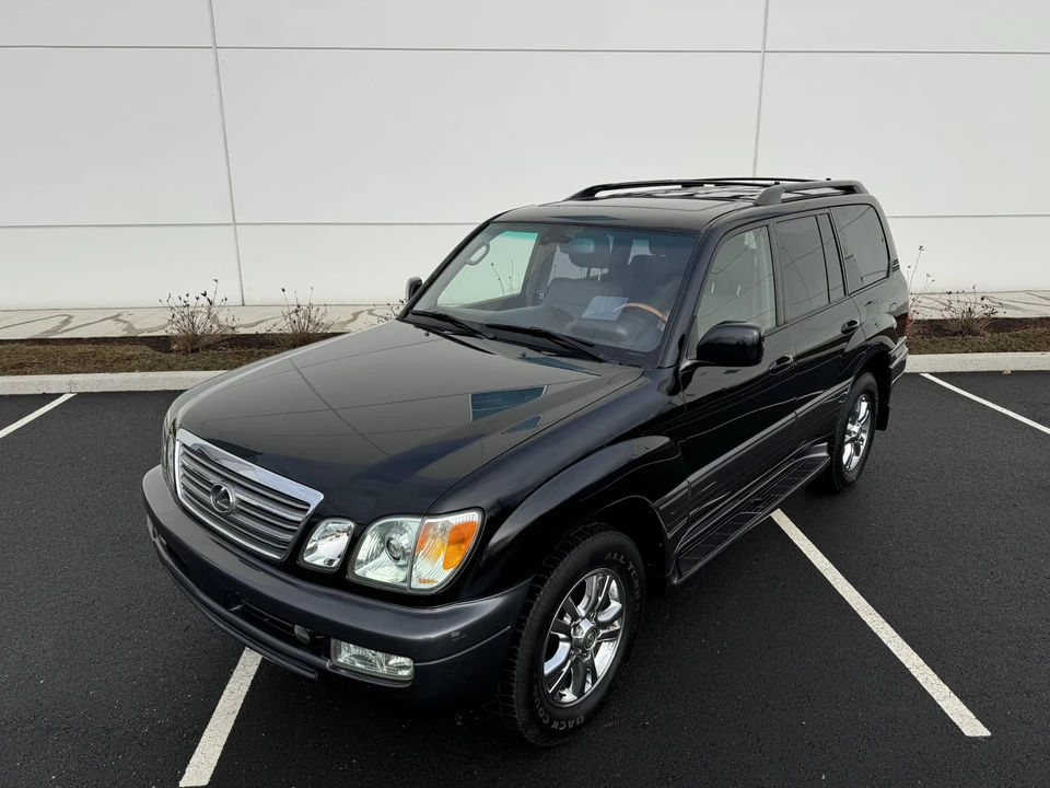 2005 Lexus LX 2nd Gen - Image 3 of 31