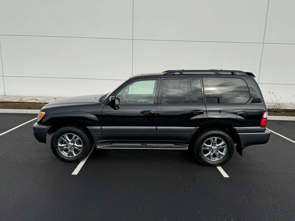 2005 Lexus LX 2nd Gen - Image 8 of 31