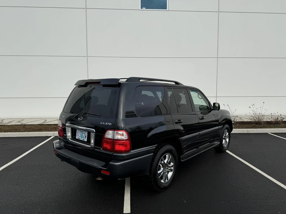 2005 Lexus LX 2nd Gen - Image 16 of 31