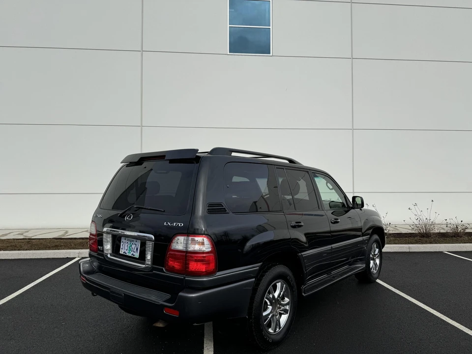 2005 Lexus LX 2nd Gen - Image 15 of 31
